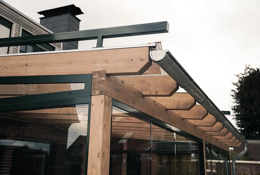 Terrassenüberdachung aus Leimholz – Ansicht 3
