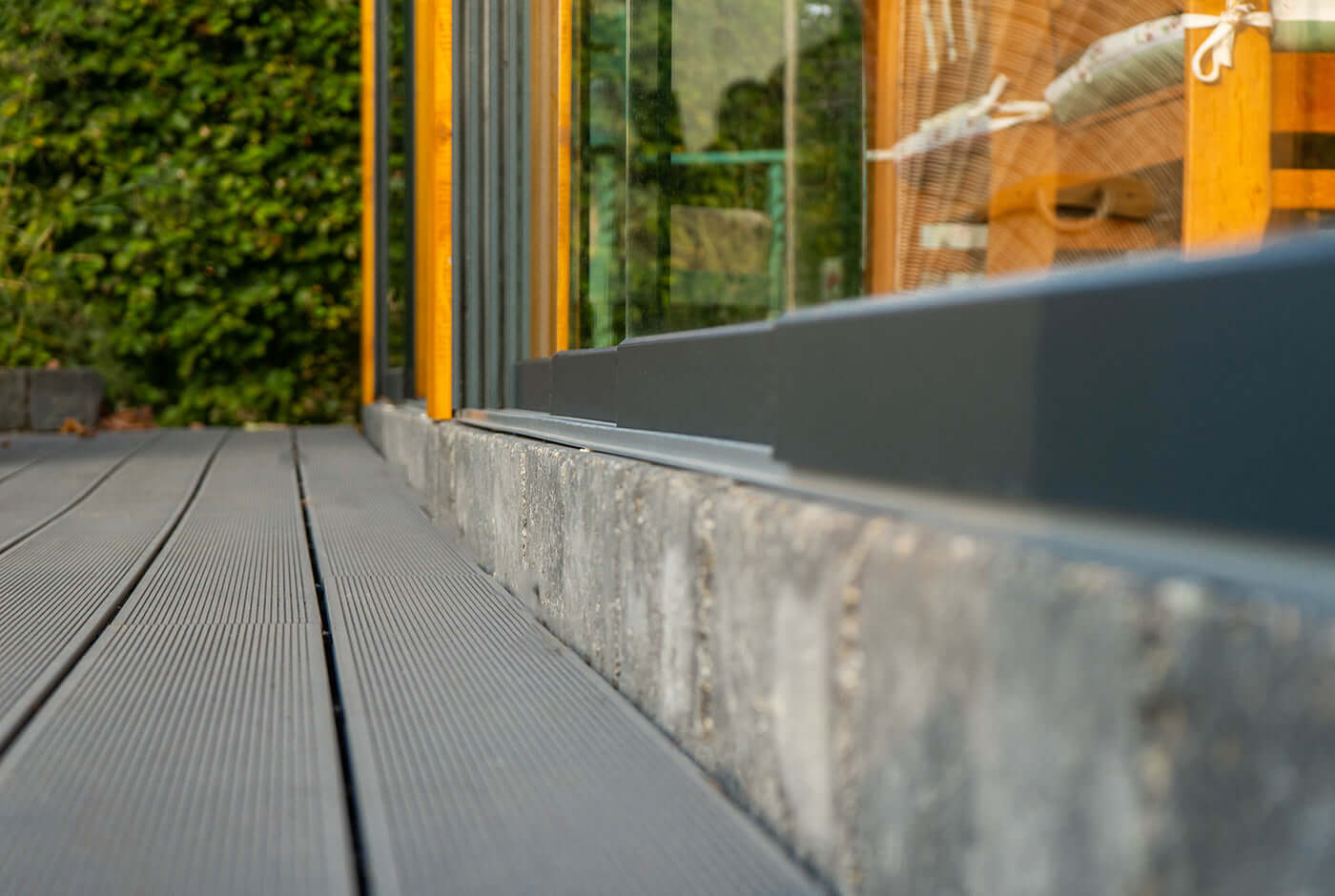 Glazen schuifwand wit (RAL 9016) 8mm, versie 2024