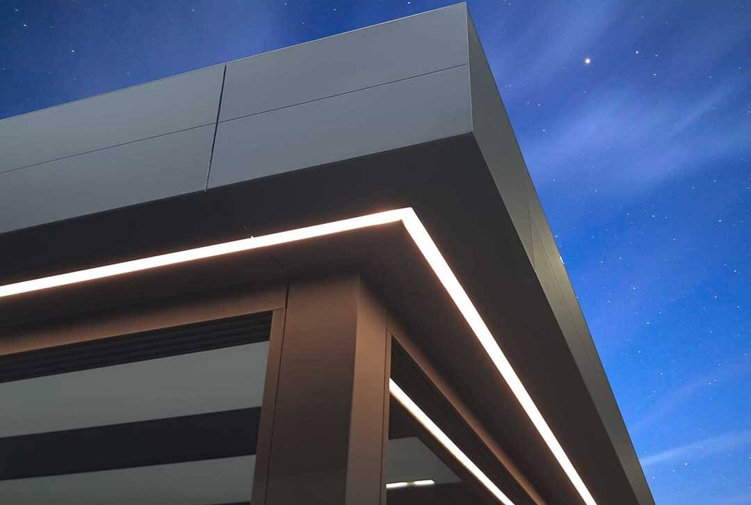 Terrasoverkapping plat dak 4x2,5m vrijstaand