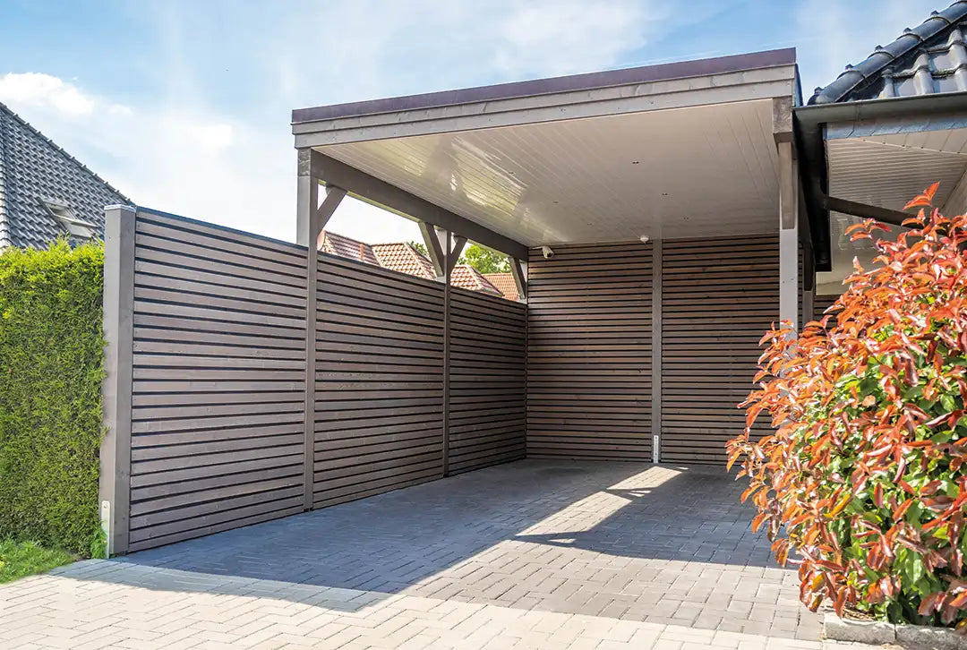 Carport met plat dak van hout 300x900cm met zijwand