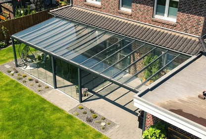 Aluminium terrasoverkapping 1000x450cm met gelaagd veiligheidsglas