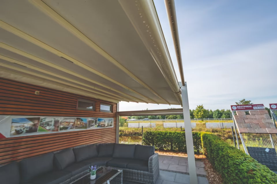 Terrassenüberdachung Corradi Faltanlage 7x3,9m mit Markise EINZELSTÜCK